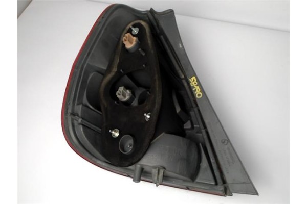 Recambio de piloto trasero derecho para honda jazz (gd1/5) 1.3 referencia OEM IAM   