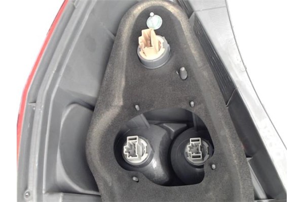 Recambio de piloto trasero derecho para honda jazz (gd1/5) 1.3 referencia OEM IAM   