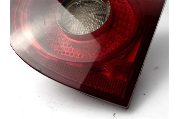 Recambio de piloto porton trasero derecho para volkswagen golf v berlina (1k1) 1.9 tdi referencia OEM IAM   