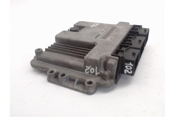 Recambio de centralita para renault scenic ii (jm) 1.9 emotion referencia OEM IAM 8200305678/8200269879 0281011275 