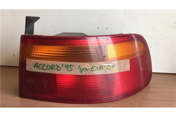 Recambio de piloto trasero derecho para honda accord berlina (cc/ce) 1.8 (ce7) referencia OEM IAM 236242   Recambio de piloto trasero derecho para honda accord berlina (cc/ce) 1.8 (ce7) referencia OEM IAM 236242