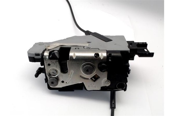 Recambio de cierre electromagnetico trasero izquierdo para citroen c4 grand picasso 1.6 exclusive referencia OEM IAM 9137H1  