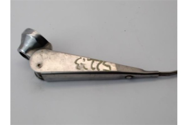 Recambio de brazo limpiaparabrisas delantero derecho para seat 600 e 765 referencia OEM IAM   