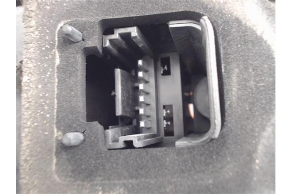 Recambio de piloto trasero derecho para renault scenic ii (jm) referencia OEM IAM 8200474327A 2SK0094670237 