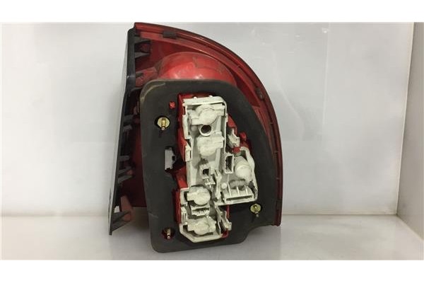 Recambio de piloto trasero izquierdo para volkswagen passat berlina (3b3) 1.9 tdi referencia OEM IAM 3B5945095AE  