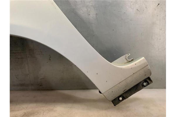 Recambio de aleta delantero izquierda para renault clio ii fase i (b/cb0) 1.5 dci (b/cb07) referencia OEM IAM 7701473448  