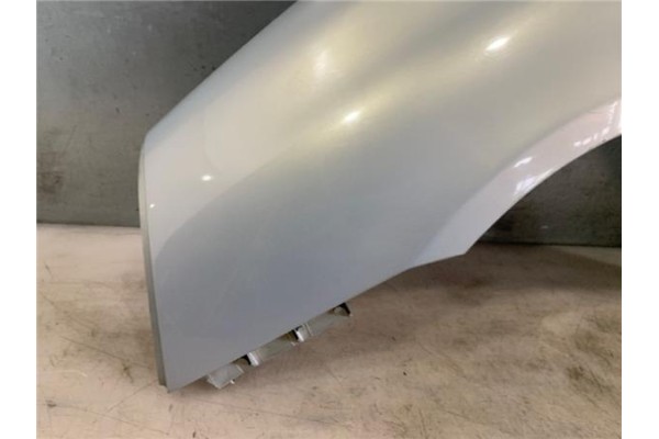 Recambio de aleta delantero izquierda para renault clio ii fase i (b/cb0) 1.5 dci (b/cb07) referencia OEM IAM 7701473448  