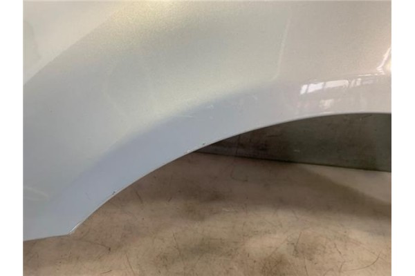 Recambio de aleta delantero izquierda para renault clio ii fase i (b/cb0) 1.5 dci (b/cb07) referencia OEM IAM 7701473448  