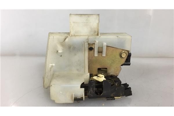 Recambio de cierre electromagnetico delantero derecho para renault megane i (ba0/1_) 1.6 i (ba0l) referencia OEM IAM 7701469181 