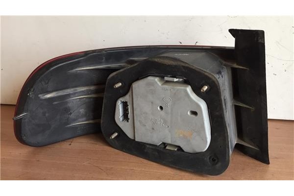 Recambio de piloto trasero derecho para honda accord berlina (cc/ce) 1.8 (ce7) referencia OEM IAM 236242   Recambio de piloto trasero derecho para honda accord berlina (cc/ce) 1.8 (ce7) referencia OEM IAM 236242