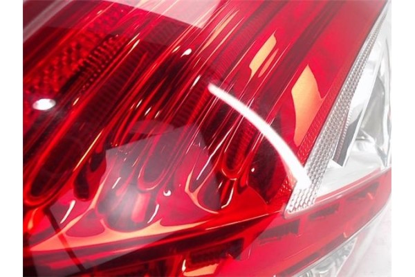 Recambio de piloto trasero derecho para peugeot 208 referencia OEM IAM 967262838002 79998D 