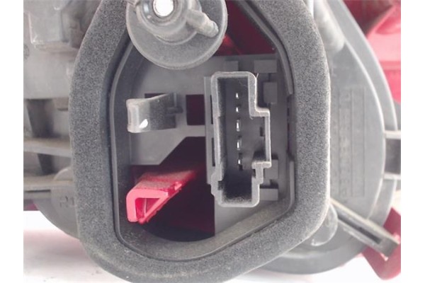 Recambio de piloto trasero derecho para peugeot 208 referencia OEM IAM 967262838002 79998D 