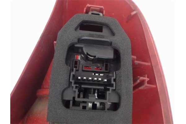 Recambio de piloto trasero izquierdo para renault clio ii fase i (b/cb0) referencia OEM IAM   