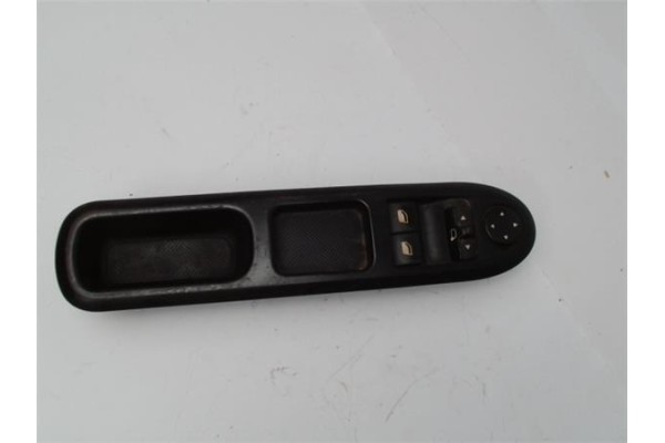 Recambio de mando elevalunas para peugeot 407 1.6 business line referencia OEM IAM 53269706 53269702 