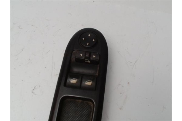 Recambio de mando elevalunas para peugeot 407 1.6 business line referencia OEM IAM 53269706 53269702 