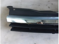 Recambio de rejilla capo para opel astra h berlina 1.7 cdti referencia OEM IAM 13241967 13241961 