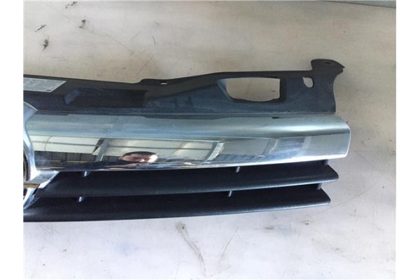 Recambio de rejilla capo para opel astra h berlina 1.7 cdti referencia OEM IAM 13241967 13241961 