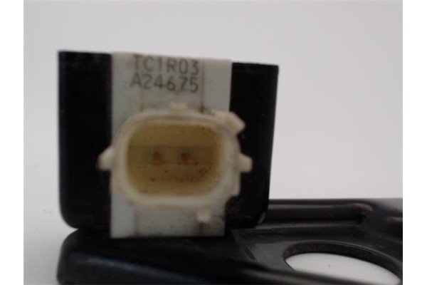 Recambio de sensor airbag lateral delantero derecho para toyota yaris (ncp1/nlp1/scp1) 1.4 d-4d referencia OEM IAM 898600D030  
