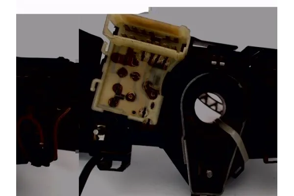 Recambio de recubrimiento bateria para citroen c3 1.4 hdi referencia OEM IAM 9639718480  