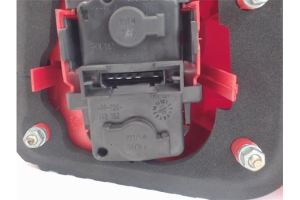 Recambio de piloto trasero izquierdo para audi a6 berlina (4b2) 1.8 t referencia OEM IAM 4B5945095 2211505 4B9945095 , AUDI