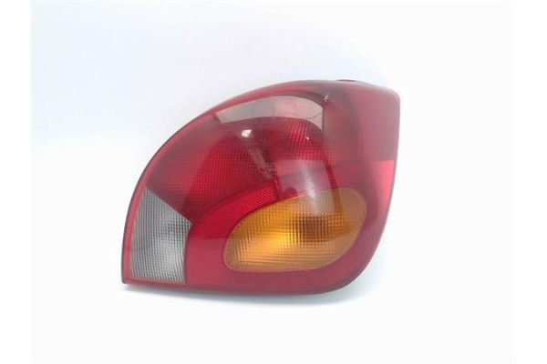 Recambio de piloto trasero derecho para ford fiesta berlina referencia OEM IAM   