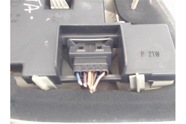 Recambio de piloto trasero derecho para ford fiesta berlina referencia OEM IAM   