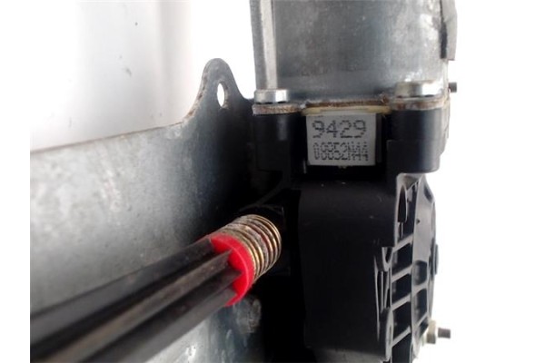 Recambio de elevalunas electrico delantero derecho para citroen xsara picasso 1.6 hdi referencia OEM IAM 9222F9  