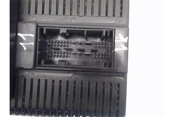 Recambio de mando de luces para bmw serie 3 berlina (e46) 2.0 320d referencia OEM IAM 6923478  