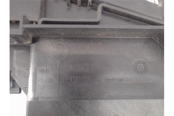 Recambio de faro delantero izquierdo para bmw serie 3 berlina (e46) referencia OEM IAM 1301073017 0301089205 