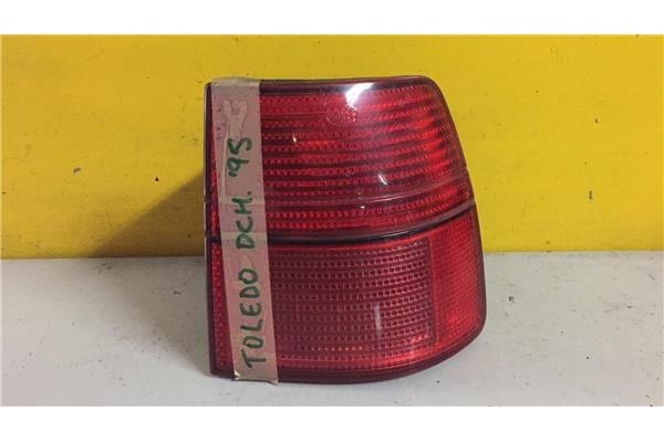 Recambio de piloto trasero derecho para seat toledo (1l) 1.6 base referencia OEM IAM 6R0142795   Recambio de piloto trasero derecho para seat toledo (1l) 1.6 base referencia OEM IAM 6R0142795