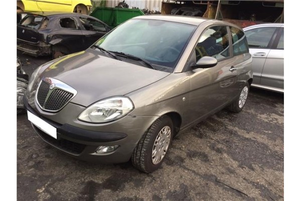 LANCIA YPSILON (101)
