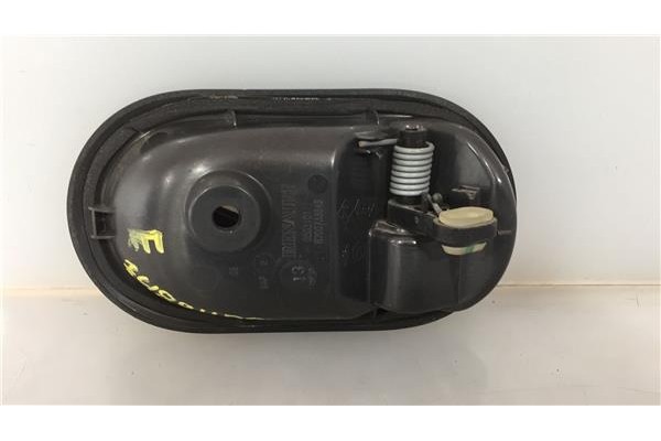 Recambio de manilla int. puerta delantero izquierda para dacia dokker 1.5 ambiance referencia OEM IAM 8200733848 0503101 
