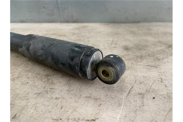 Recambio de amortiguador trasero izquierdo para renault kangoo 4x4 1.9 rapid referencia OEM IAM 8200675681  