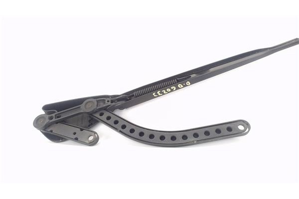Recambio de brazo limpiaparabrisas delantero derecho para renault grand scénic ii (jm0/1_) 1.9 dci (jm14) referencia OEM IAM 820