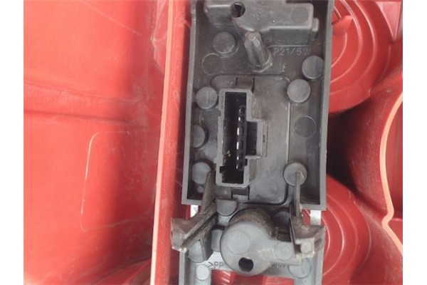 Recambio de piloto trasero derecho para peugeot 1007 1.4 sport referencia OEM IAM 6351V5 2202280 