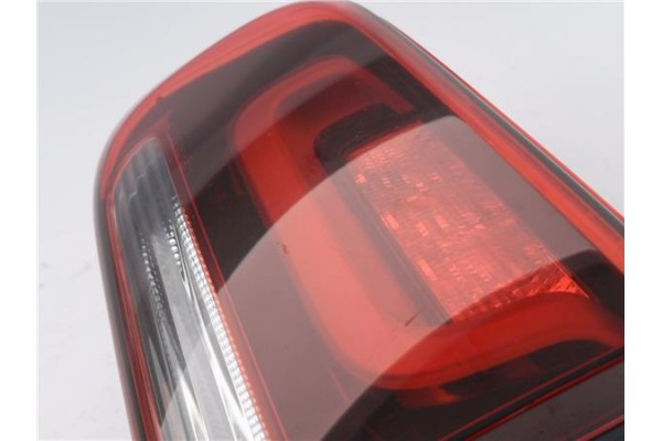 Recambio de piloto porton trasero derecho para citroen c4 cactus 1.5 business class referencia OEM IAM 9821352180  