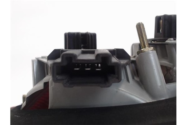 Recambio de piloto porton trasero izquierdo para mercedes-benz clase e (bm 210) berlina referencia OEM IAM A2108200964 197503 21