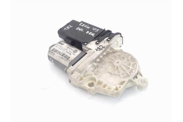 Recambio de motor elevalunas delantero derecho para seat leon (1p1) referencia OEM IAM 1C1959802A 105415-301 