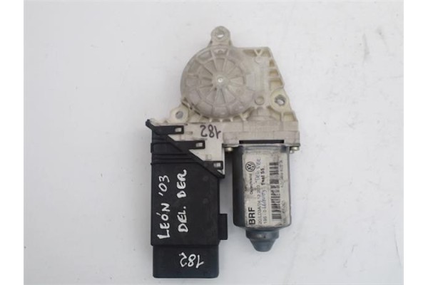 Recambio de motor elevalunas delantero derecho para seat leon (1p1) referencia OEM IAM 1C1959802A 105415-301 