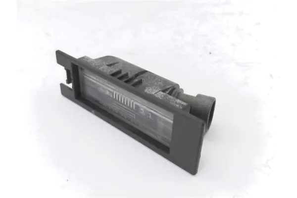 Recambio de piloto matricula trasero derecho para opel vectra c berlina 1.9 cdti referencia OEM IAM 13251936  