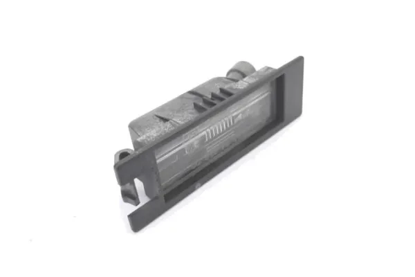 Recambio de piloto matricula trasero derecho para opel vectra c berlina 1.9 cdti referencia OEM IAM 13251936  