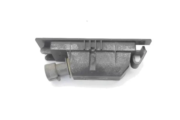 Recambio de piloto matricula trasero derecho para opel vectra c berlina 1.9 cdti referencia OEM IAM 13251936  