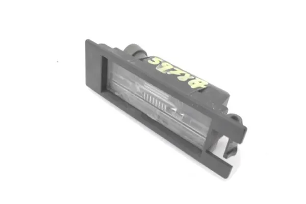 Recambio de piloto matricula trasero izquierdo para opel vectra c berlina 1.9 cdti referencia OEM IAM 13251936  