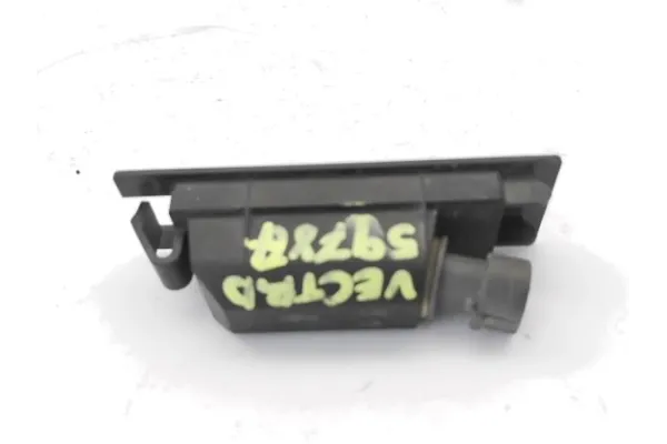 Recambio de piloto matricula trasero izquierdo para opel vectra c berlina 1.9 cdti referencia OEM IAM 13251936  