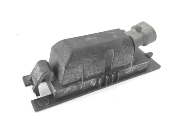 Recambio de piloto matricula trasero izquierdo para opel vectra c berlina 1.9 cdti referencia OEM IAM 13251936  