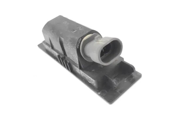 Recambio de piloto matricula trasero izquierdo para opel vectra c berlina 1.9 cdti referencia OEM IAM 13251936  