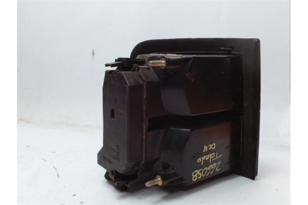 Recambio de piloto trasero derecho para seat toledo (1l) 1.6 base referencia OEM IAM 1L0945096F  