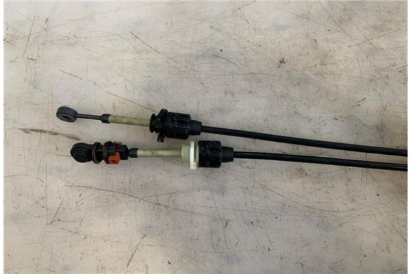 Recambio de varillas de cambio para opel vivaro 2.5 dti referencia OEM IAM 4422456 93453894 