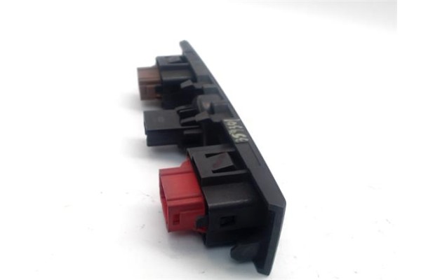 Recambio de interruptor luces emergencia para renault clio ii fase i (b/cb0) 1.5 dci (b/cb07) referencia OEM IAM 8200442723  