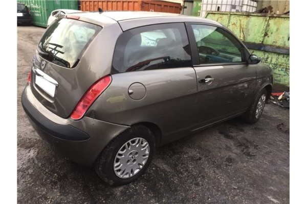 lancia ypsilon (101) del año 2004